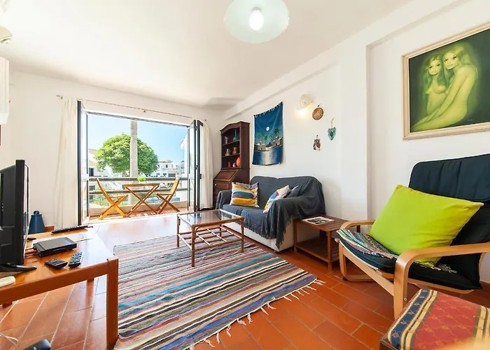 B12 - Pool And Sun Apartment